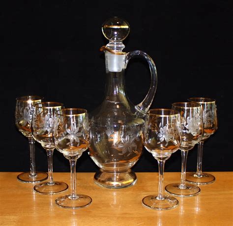 Vintage Floral Etched Gold Trim Wine Decanter And 6 Glasses