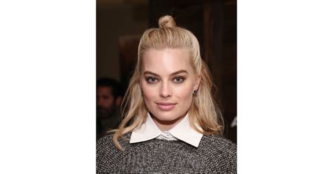 Margot Robbie S Lob Looks Fetching In The Half Up Style Hairstyle