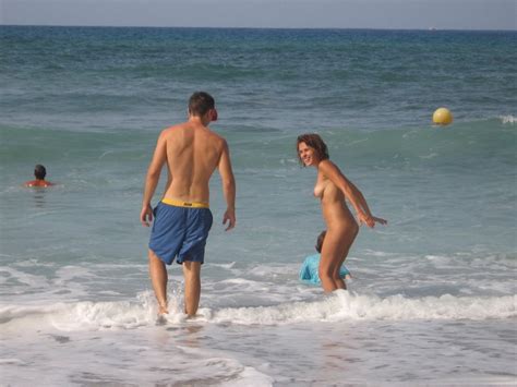 gallery beach flashing nude in public beach 13 picture 356503 gallery next pic 356503