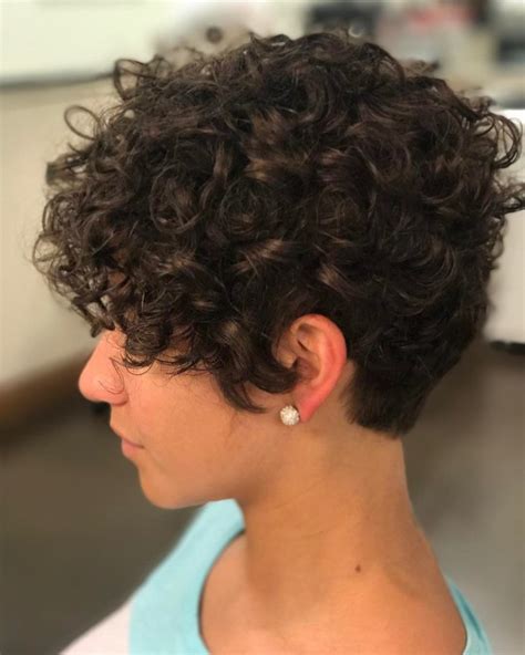 37 best hairstyles for short curly hair trending in 2019 page 4 of 20