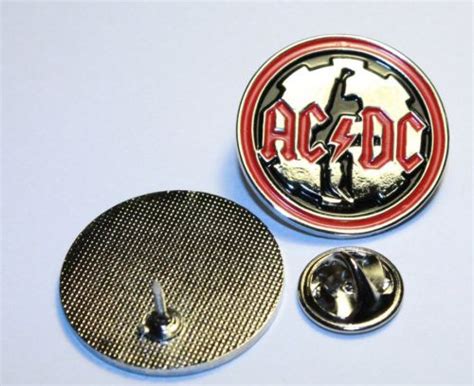acdc round metal pin [] 3 00€ antifa ska punk
