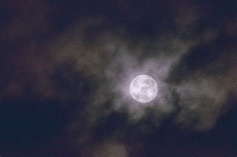 full moon shot  nikon   nikkor afs  mm telephoto lens
