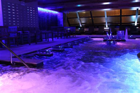 check    midtown spa   rooftop hot tub swim  bar