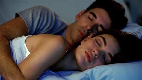 Too Hot To Sleep Why Couples Need To Sleep Separately In