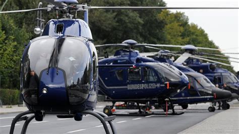 Brandstiftungen Hubschrauber Der Bundespolizei Gegen Auto Zündler Welt