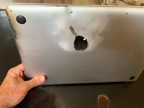 apple issues macbook pro battery recall  mid   retina models explosion promptly