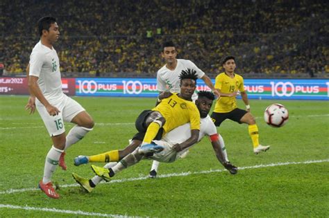 rivalitas panjang suporter sepak bola indonesia  malaysia