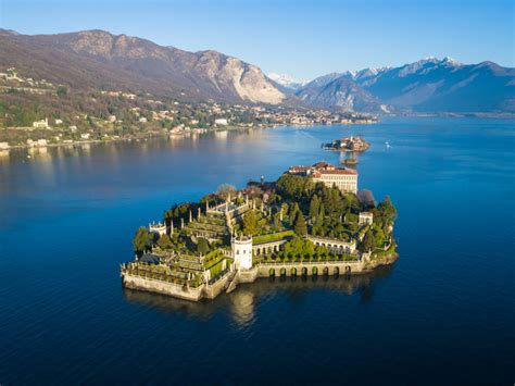 reasons  visit lake maggiore  italy pod travels