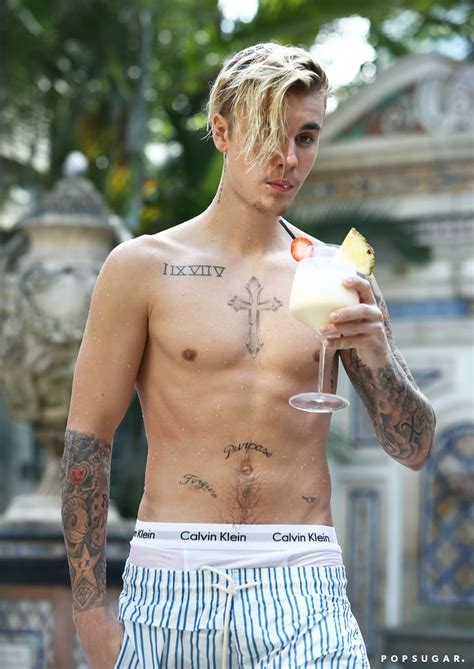 justin bieber shirtless pictures in miami december 2015 popsugar celebrity photo 6