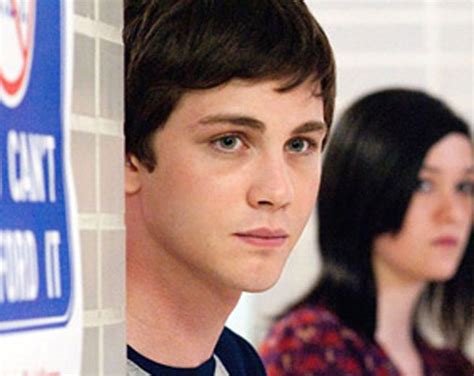 logan lerman exposes his muscle body porn male celebrities