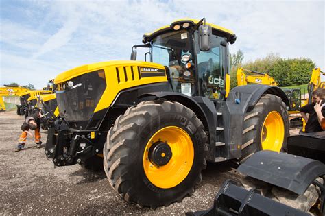 pics  prices big jcb auction awash  tractors shovels