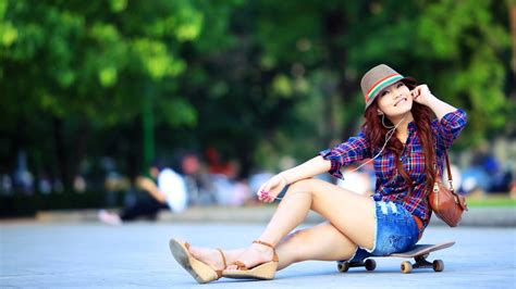 asian skateboard women smiling wedge shoes feet toes wallpapers hd desktop and mobile