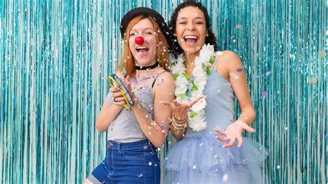 winter party ideas   throw  summer themed party  winter