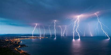 lightning strike calls  rare    deadly