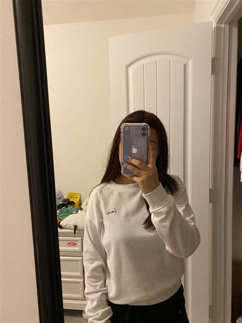 sweatshirt in 2021 mirror selfie girl cool girl pictures girl