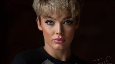 wallpaper rosie robinson model face   hd widescreen high definition fullscreen