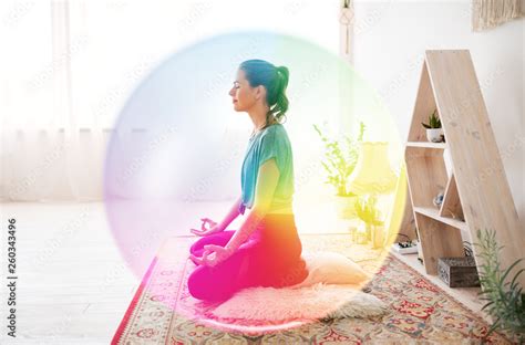 foto de mindfulness spirituality  healthy lifestyle concept woman