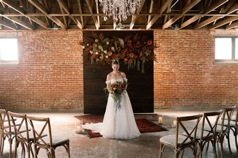 st vrain colorado elopements curated   couple    beautifully urban