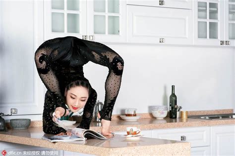 chinese amazing chinese contortionist liu teng showcases