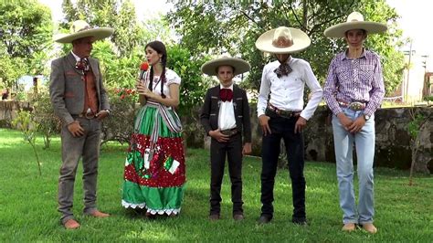 Típica Vestimenta De México Para Hombres Y Mujeres ️ Postposmo Postposmo