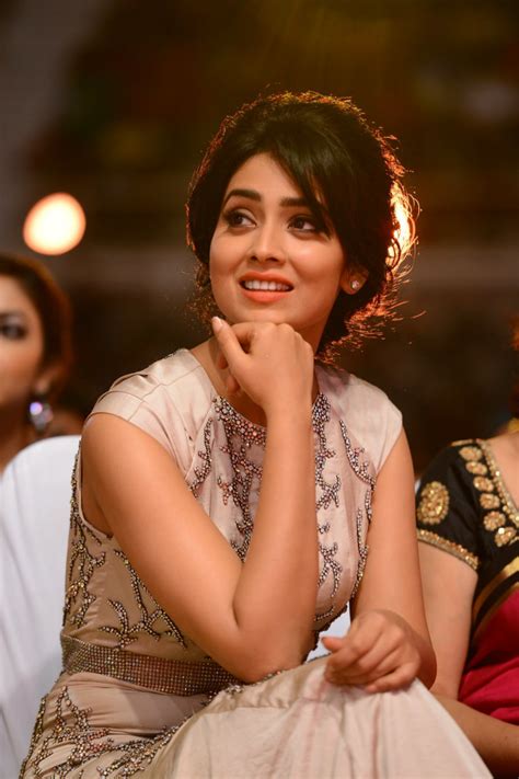 spicy shriya saran hot and sizzling images and full hq pictures
