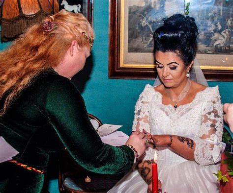 woman marries 300 year old pirate ghost riot fest