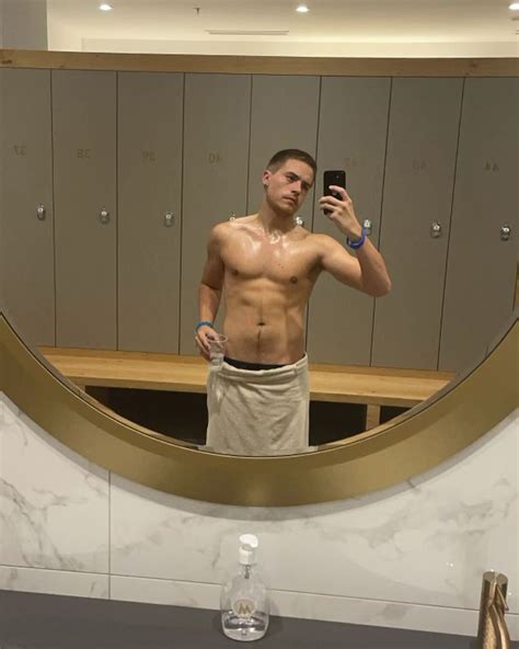 dylan sprouse shows   body transformation  deciding  wanted  change im proud