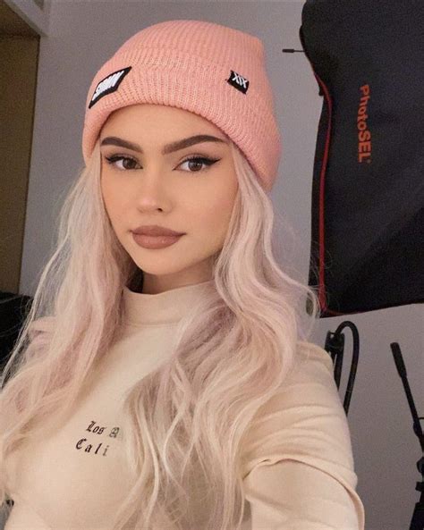Every Upvote I Cum For Her Scrolller