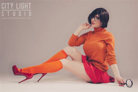 Gorgeous Velma Cosplay Helps Us Find A Clue
