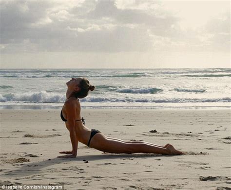 Isabelle Cornish Shows Off Her Bikini Body During Beach