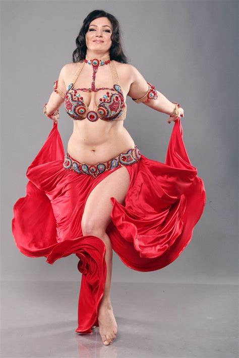 Busty Nude Women Belly Dancer