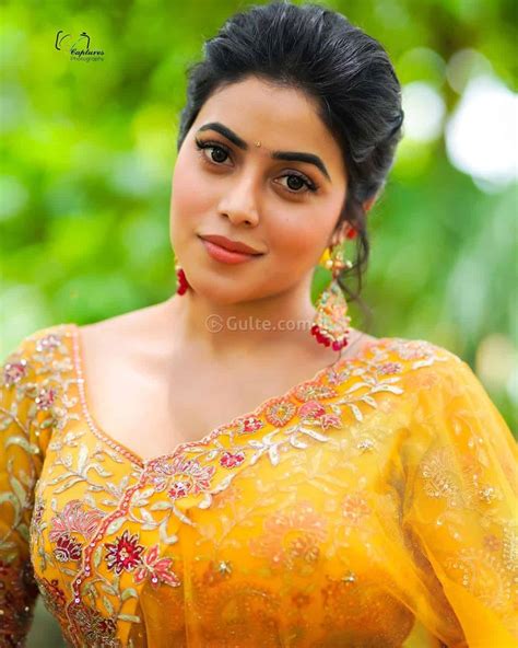 Pics Poorna Shines In Yellow