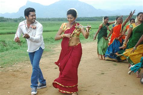 Konjum Mainakkale Movie Stills Udhai Akshatha Tamil