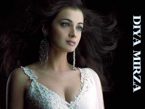 welcome to the largest high quality wallpapers and photo gallery of hot bollywood babe diya