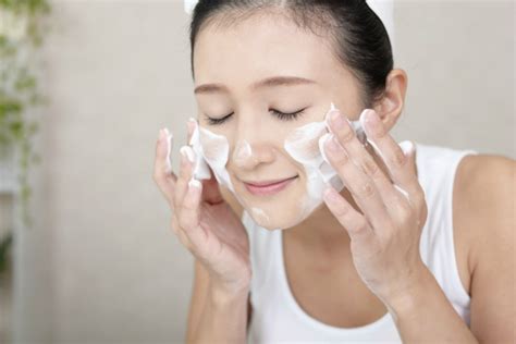jadikan kulitmu sehat  glowing   facial wash