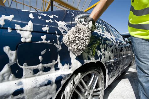 full car wash services  give  car  brand