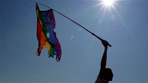 russian lawmakers move to toughen ‘gay propaganda law banning all