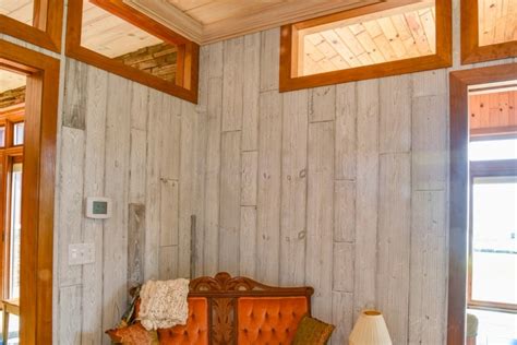 4 Amazing Knotty Pine Wood Wall Paneling Design Ideas