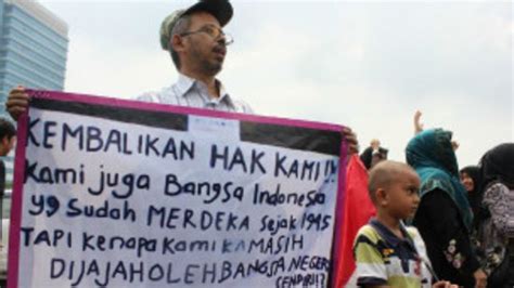 warga syiah sampang dipindah ke sidoarjo bbc news indonesia