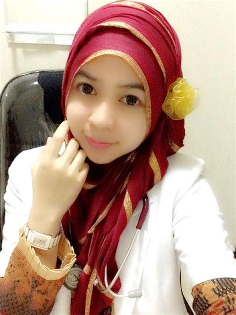 dokter mitha hijaber cantik dan cerdas