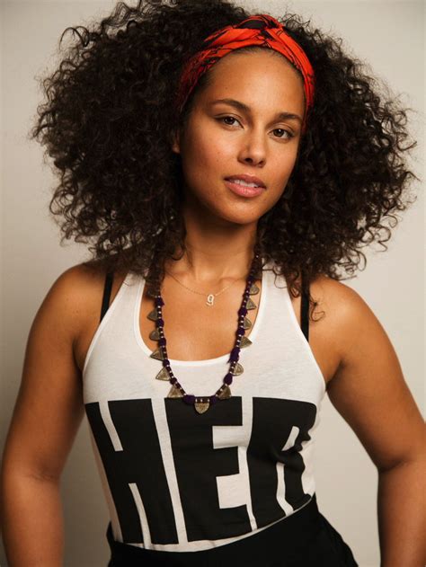 alicia keys hottest bikini pictures one of sexiest