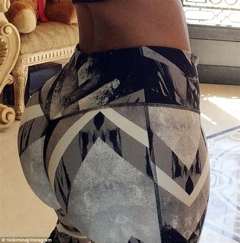 nicki minaj reveals weight loss while showing off her derriere in booty selfie daily mail online