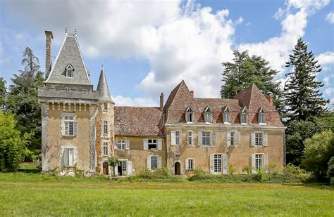 century chateau set   estate   hectares  manor house  cottages  extensive