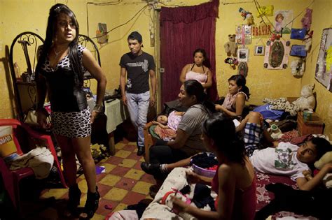 La Doble Vida De La Persona Transexual En Guatemala