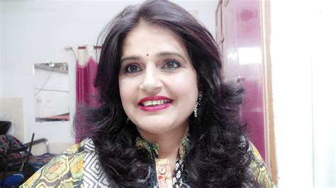 seema jaitly liveonline  beauty parlour  trainingfacial