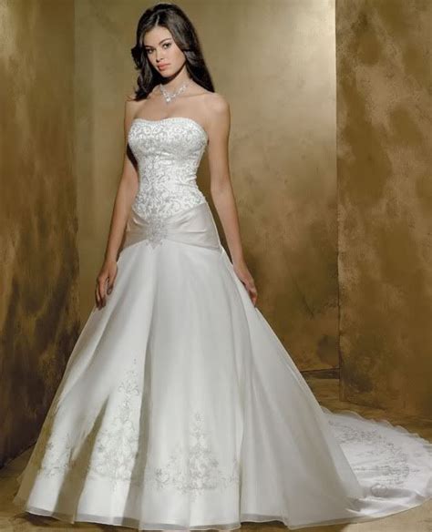 Best Wedding Dress For Hourglass Figure
