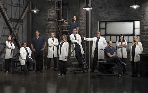 Grey S Anatomy Season 15 Finale Remembers 2 Women Who Died