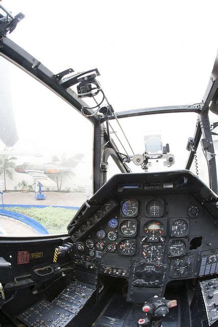 Bell Ah 1e Cobra Helicopter Cockpit Helicopter Cockpit Us Military