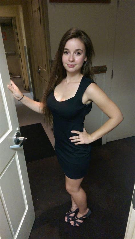 gorgeous girls in tight dresses thechive