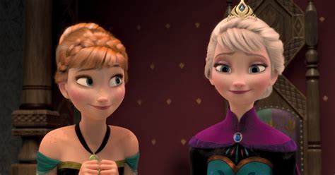 Idina Menzel Excited People Want Frozen S Elsa To Have A Girlfriend